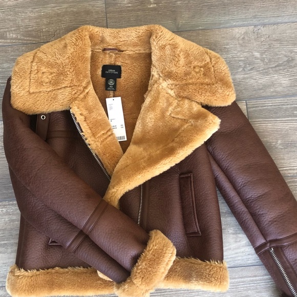 New faux leather jacket, it has never been worn. A little too small for me. - Picture 2 of 4